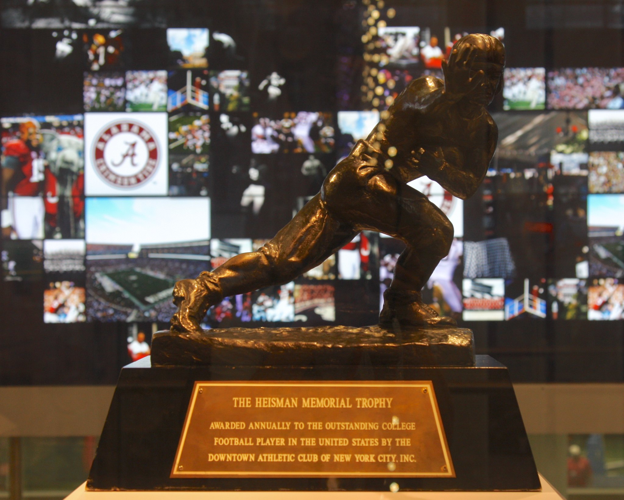 2022 Heisman Trophy Odds Show A Clear Top Two - Only Players